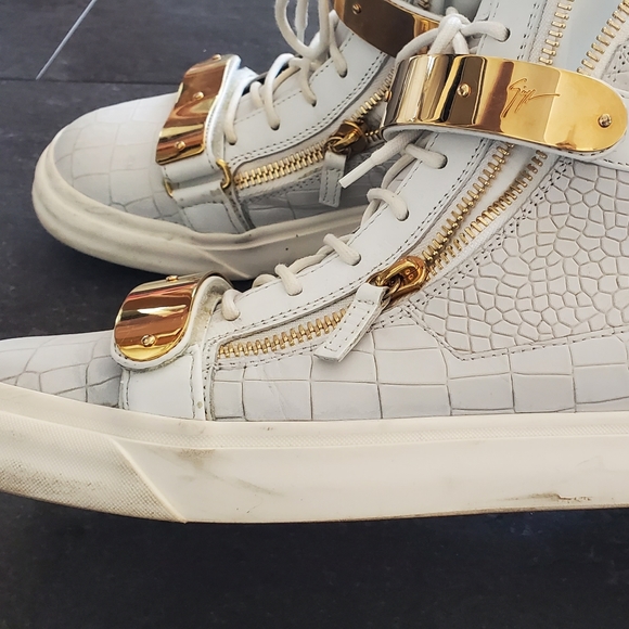 Guiseppezanotti - Picture 2 of 5